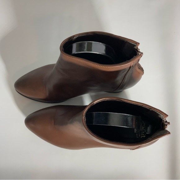 Summit by White Mountain Brown Leather Back Zipper Heeled Ankle Boots Size 40 - Picture 6 of 16